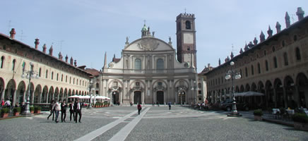 Vigevano, Piazza Ducale